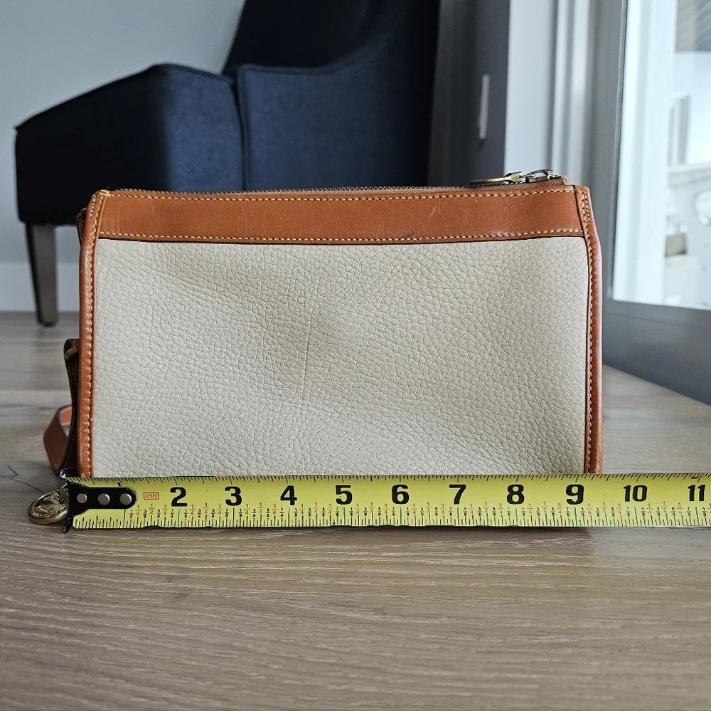 Dooney & Bourke Leather Crossbody Bag EUC - Picture 15 of 16